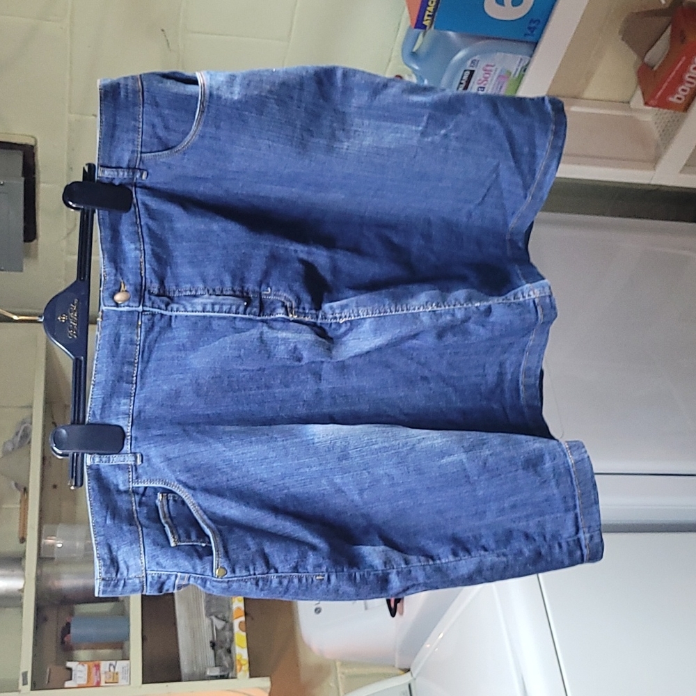 Croft and borrow Jean skort size 22w